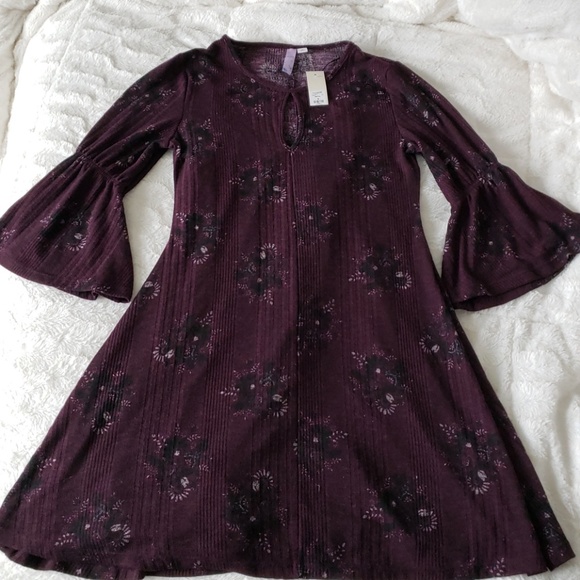 Alya Dresses & Skirts - Francesca's Alya Plum Floral Dress